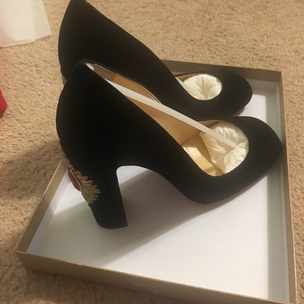 Christian Louboutin Cadrilla Corazon Pumps